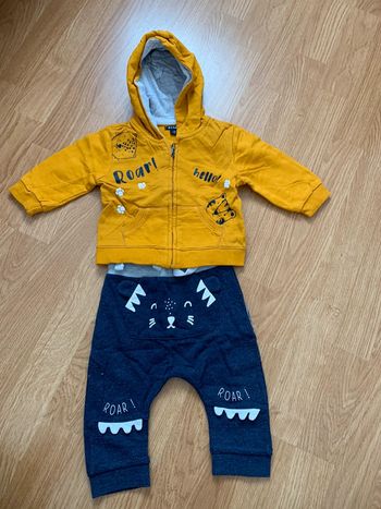 Ensemble sweat pantalon 9 mois