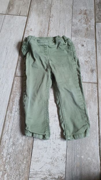 Pantalon tao 18 mois en très bon état