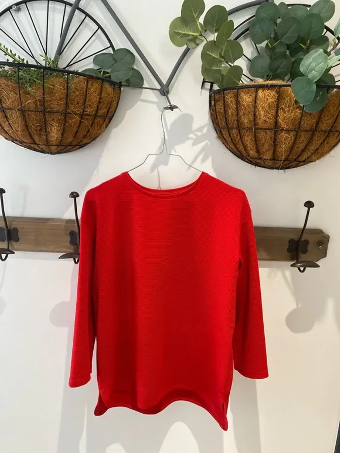 Haut rouge Taille M - photo numéro 2
