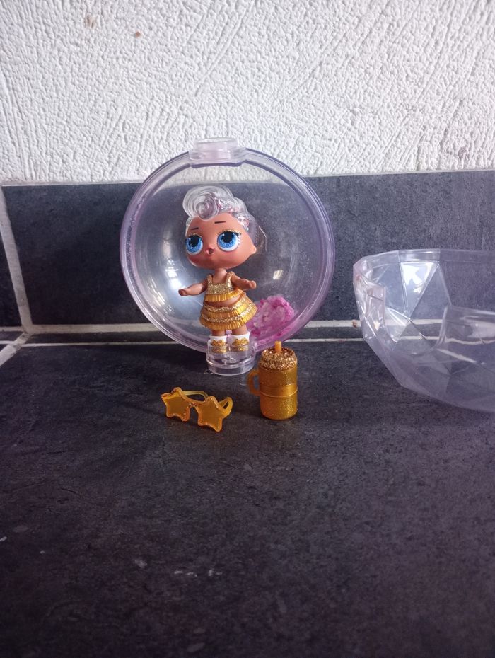 Poupée lol surprise