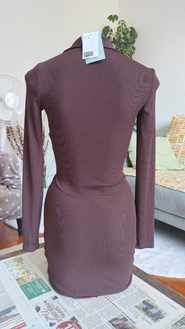 Mini robe moulant marron bouton manches longues - photo numéro 8