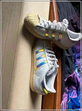 Adidas  superstar taille 39  1/3