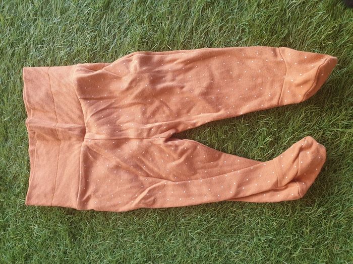 Lot bas pijama avec pied et bas pour tenue