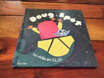 Livre intitulé Doug & Spot la virée en slip
