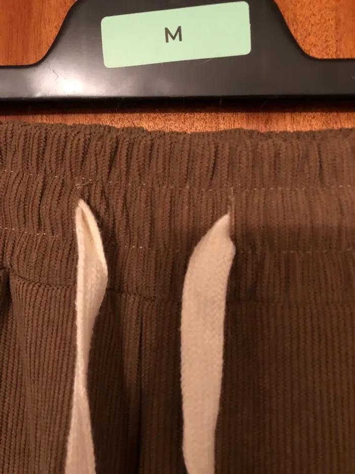 Pantalon beige - photo numéro 3