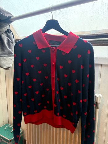 ❤️ Gilet / cardigan à cœurs rouges ❤️