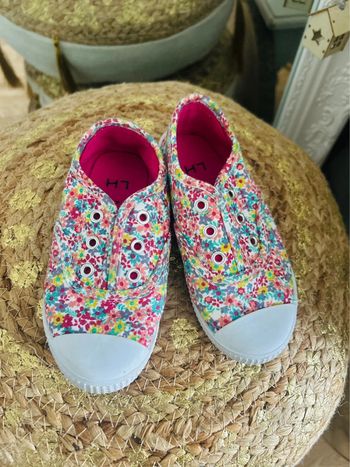 Jolie derbie fille été liberty neuve pointure 25