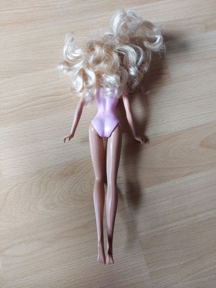 Barbie en maillot de bain - photo numéro 3