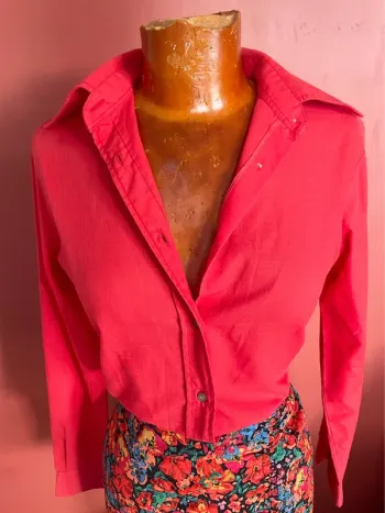 Chemise rouge vintage