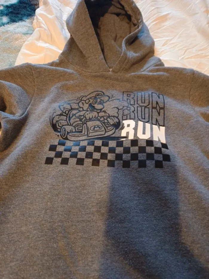 Pull garçon Mario 8 ans - photo numéro 2