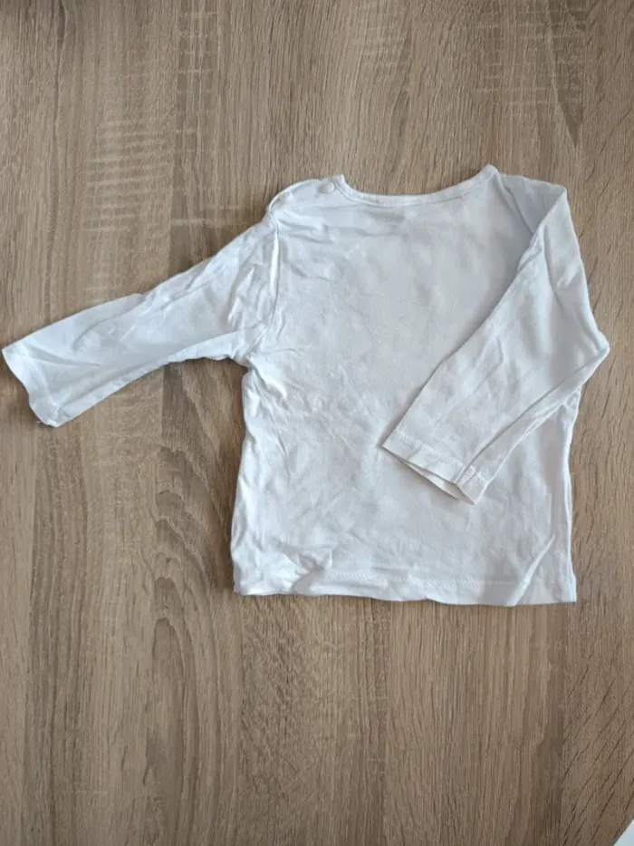 Ensemble haut t-shirt manches longues blanc Kiabi et legging imprimé léopard H&M bébé fille 6 mois - photo numéro 3