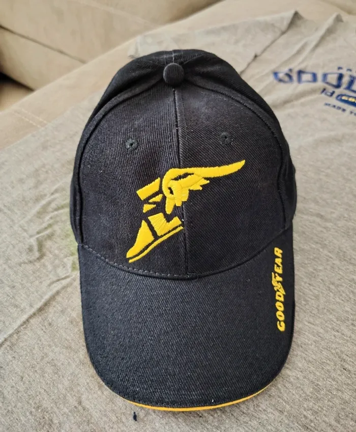 1 t-shirt Goodyear Xl ou M+ casquette - photo numéro 2