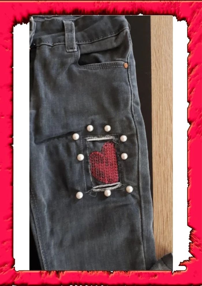 Joli jeans perlés agrémenté de sequins taille ajustable - photo numéro 4