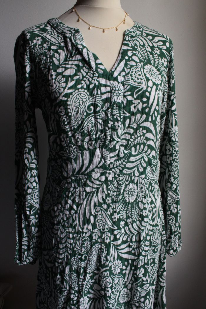 Robe fluide imprimée verte et blanche Kiabi - photo numéro 4