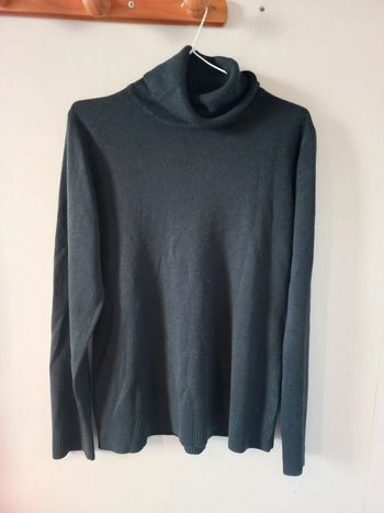 Pull col roulé noir