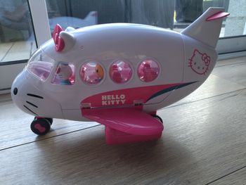 Avion Hello Kitty 
