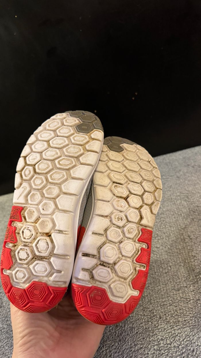 Chaussures nike révolution 4 taille 33 (sans boite) - photo numéro 8