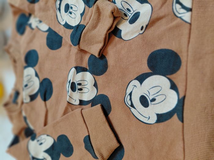 Pull H&M x Disney 6 mois - photo numéro 2