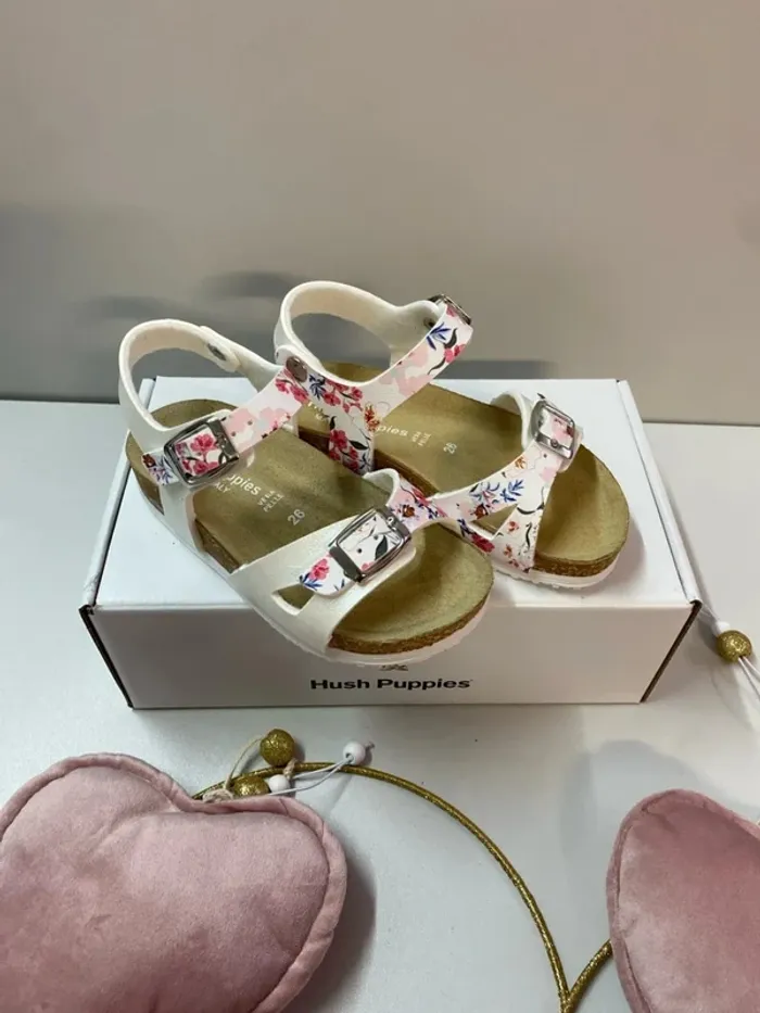 Sandales fleuries fille (neuf) - Taille 26