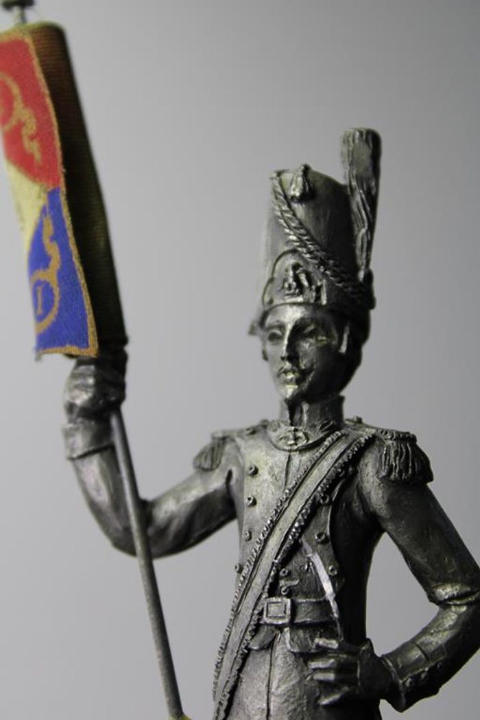 Figurine lieutenant porte drapeau - photo numéro 4