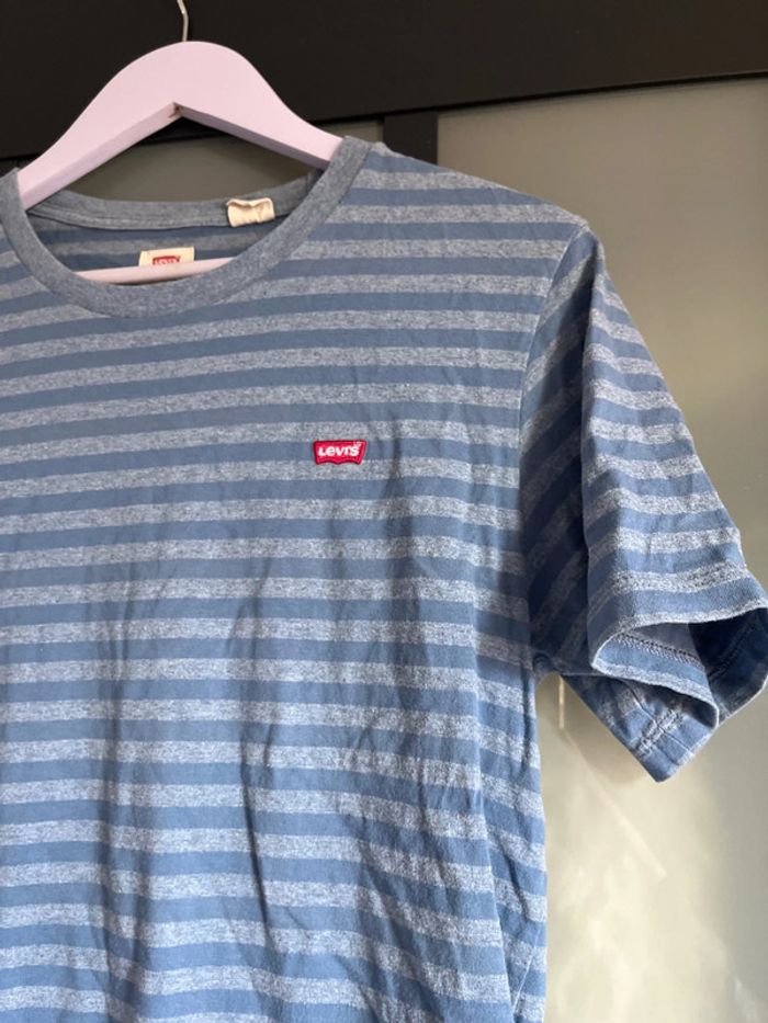 T-shirt Lévis taille S - photo numéro 2