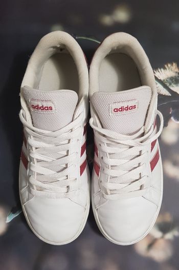 Basket marque Adidas taille 38.5