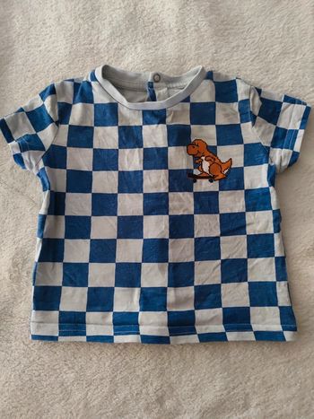 T-shirt damier blanc et bleu dinosaure skateboard T.6 mois