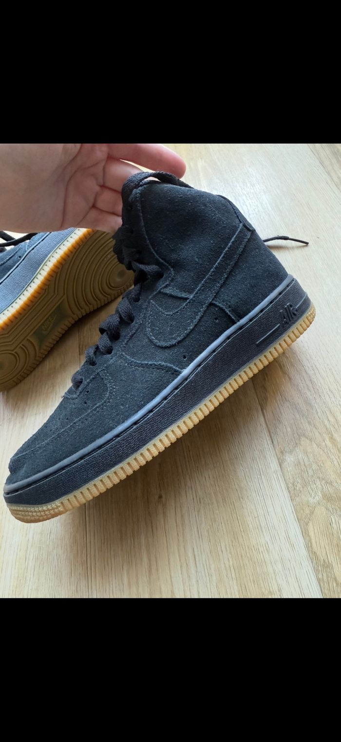 Basket Nike air force 1 high suede noir 37.5 neuf - photo numéro 3