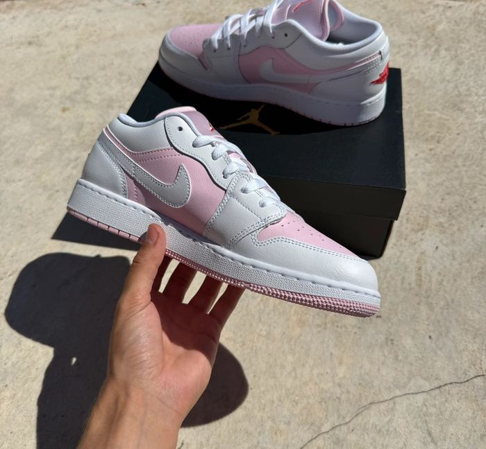 Basket basses Air Jordan 1 Unisex - pink foam/white/fire red - photo numéro 3