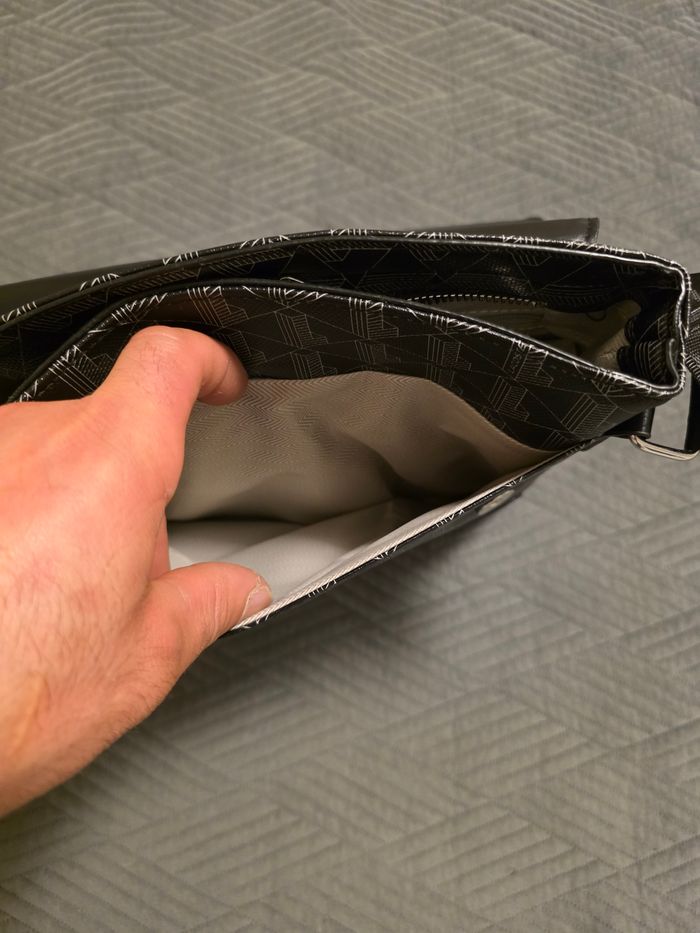 Sac à bandoulière Lacoste - photo numéro 6