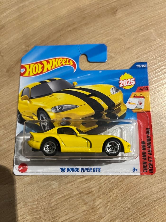 Miniature Hot Wheels Dodge Viper GTS 1995