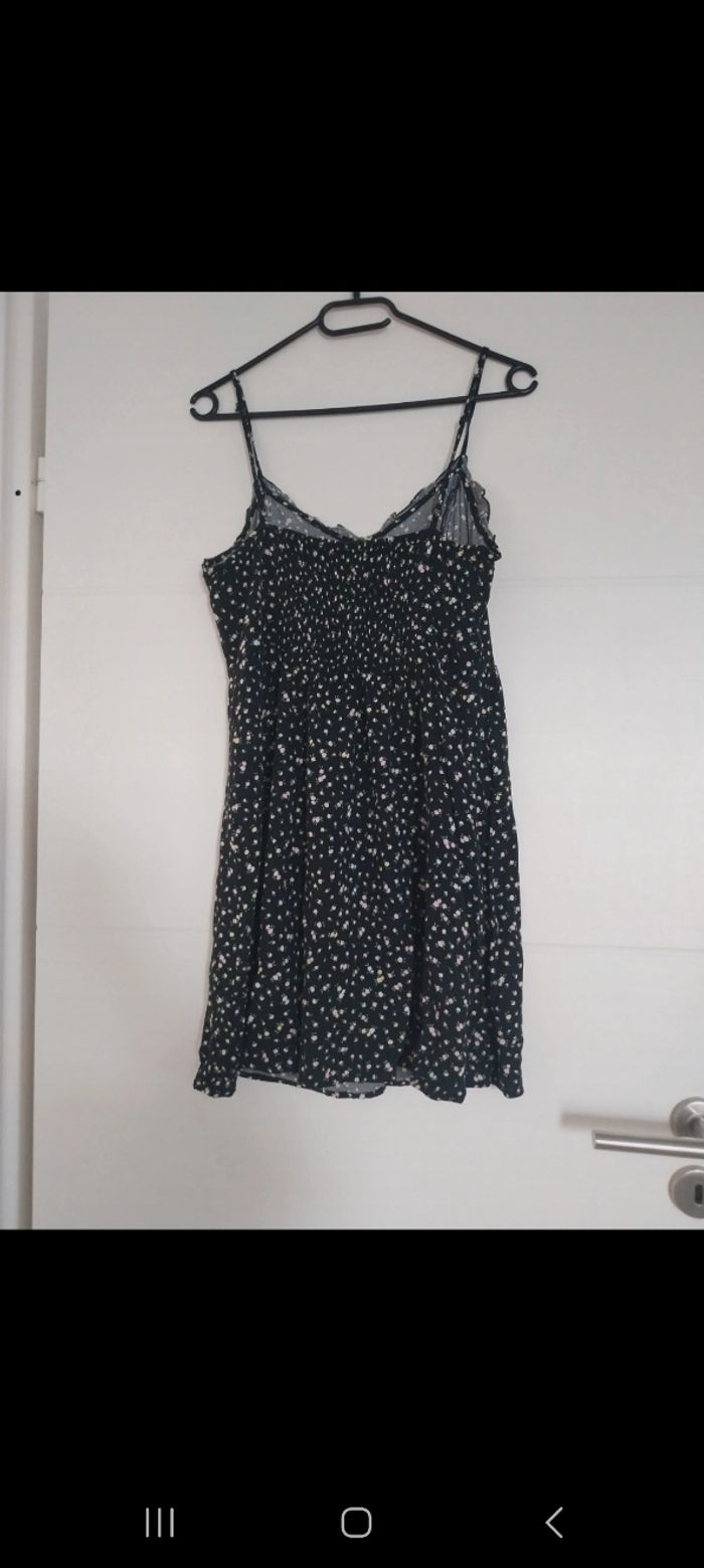Robe fleurie taille 40 - photo numéro 2