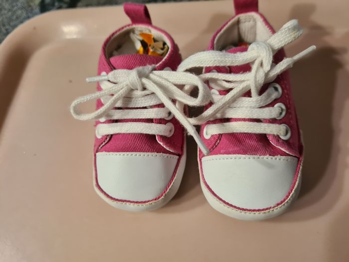 Chaussures. Bébé. 10.5 cm. Fushia. Neuve - photo numéro 5