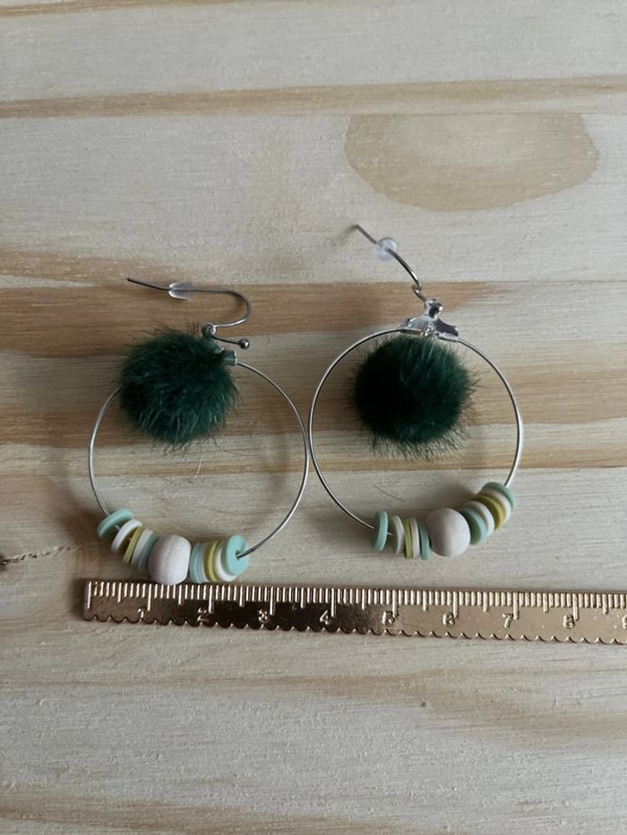 Boucles d’oreilles pendantes pompons neuves - photo numéro 2