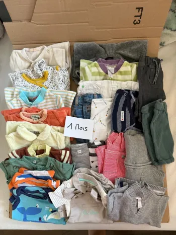 Lot de 24 vêtements 1 mois