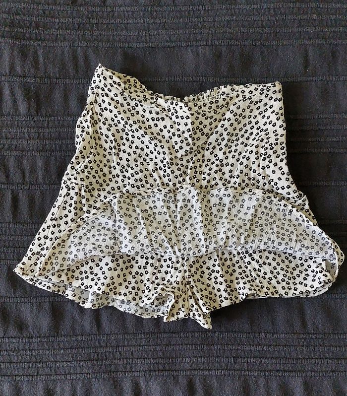 Trés joli short jupe - photo numéro 3