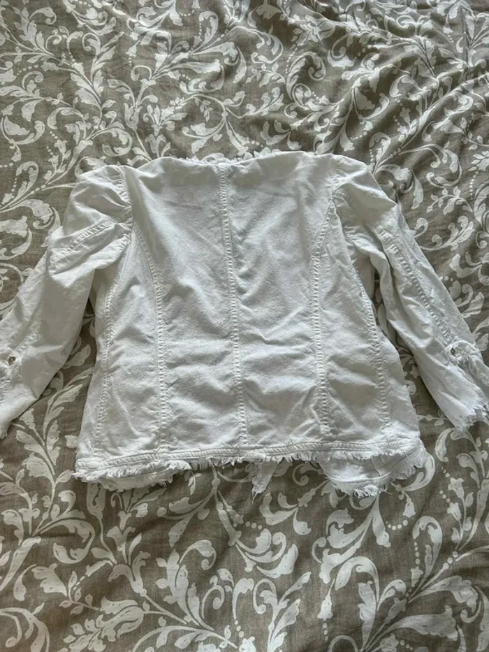 Veste blanche - photo numéro 2