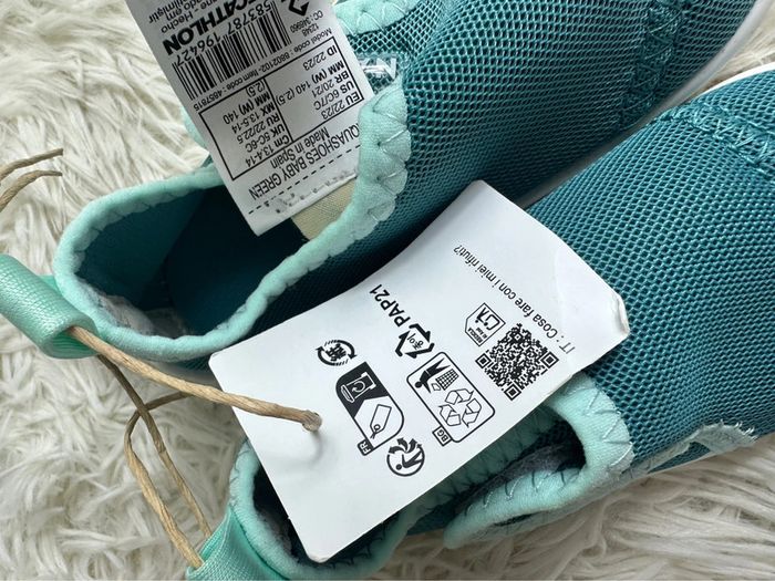 Paire de chaussures aquatiques décathlon taille 22-23 - photo numéro 5