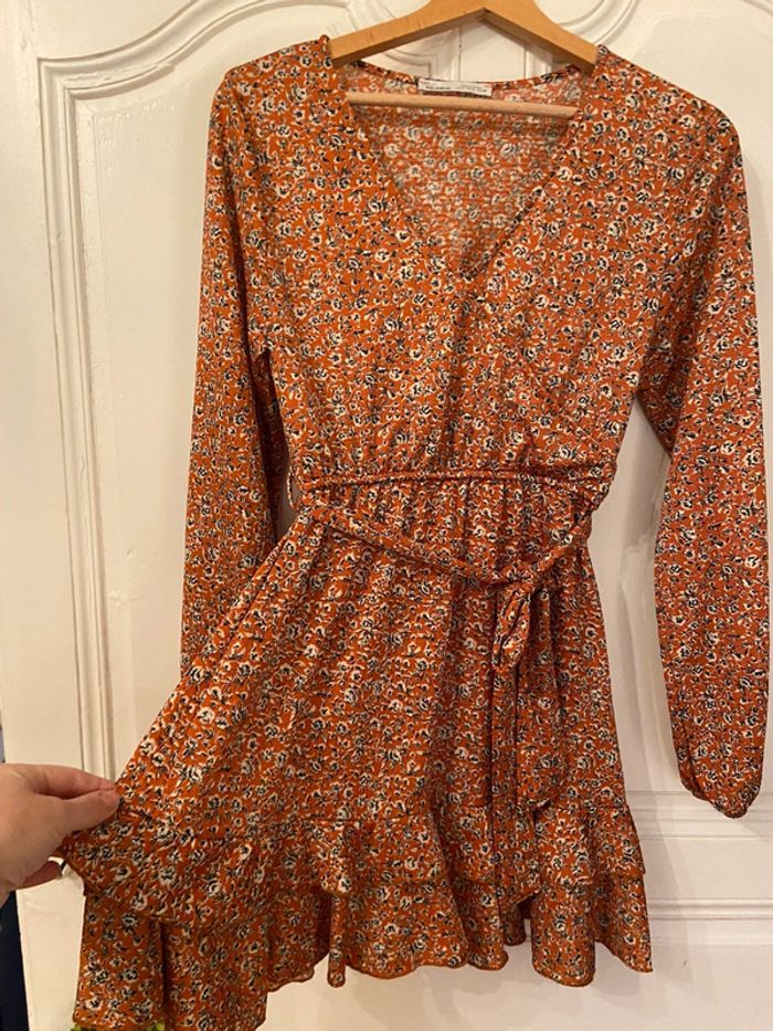 Robe cache coeur volantée orange motifs noirs Pull and Bear taille S - photo numéro 6
