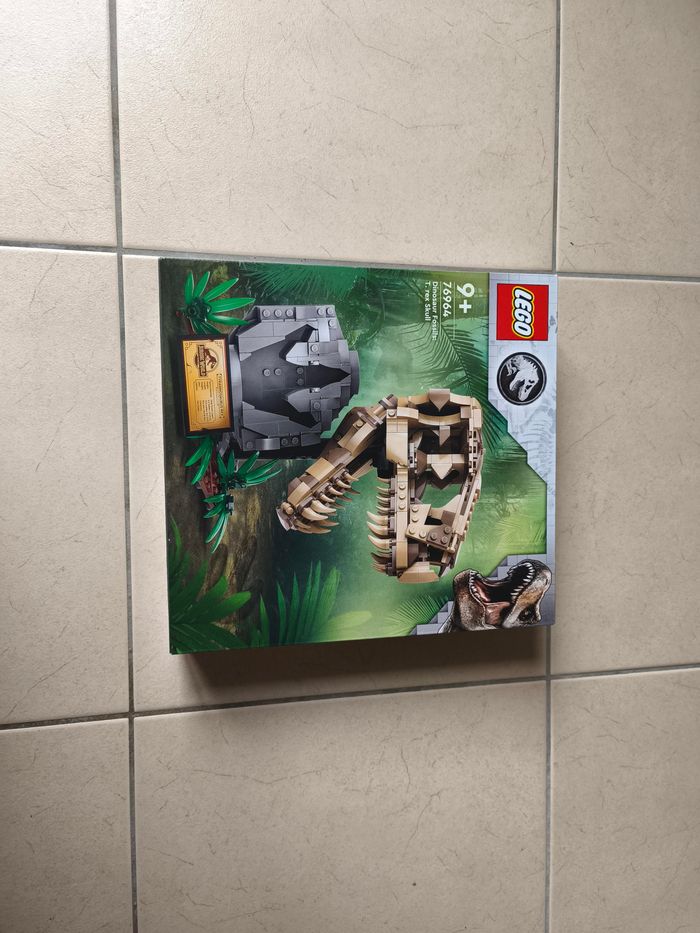 LEGO Jurassic World - Dinosaur Fossils: T.rex Skull (76964) - photo numéro 1