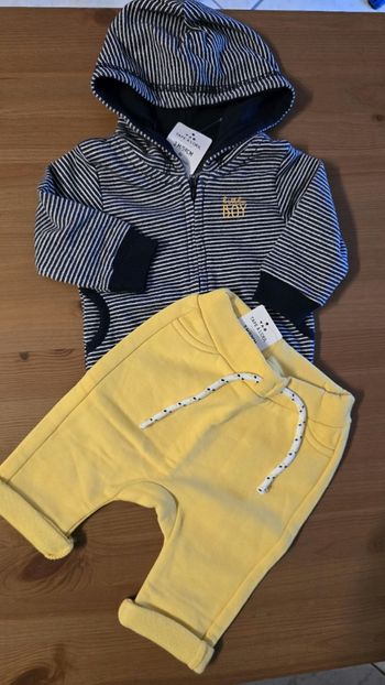 (Neufs non portés) 🏷🏷🥰💙ensemble sweat et pantalon molleton 3mois Garçon 💙🥰