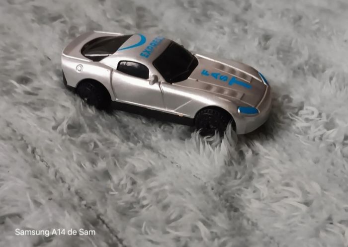 Voiture grise
