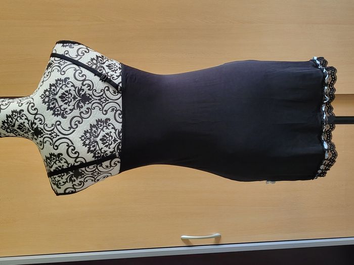 Nuisette NEUVE taille 38, 90D - photo numéro 9