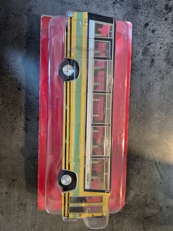 Bus autocar berliet cruisair 3 hachette