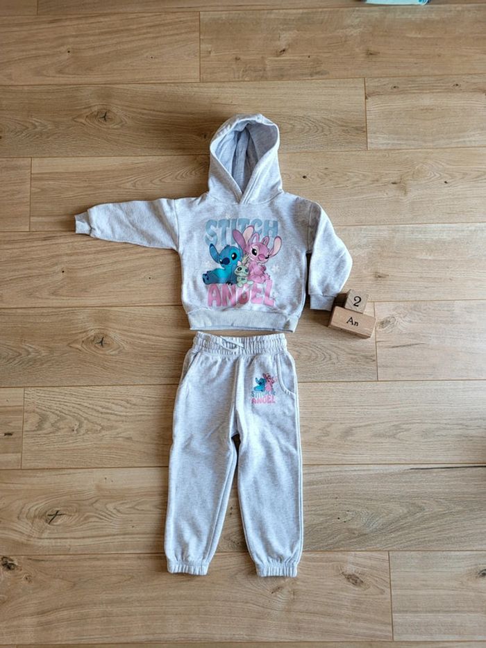 Ensemble jogging Stitch Disney en très bon état
