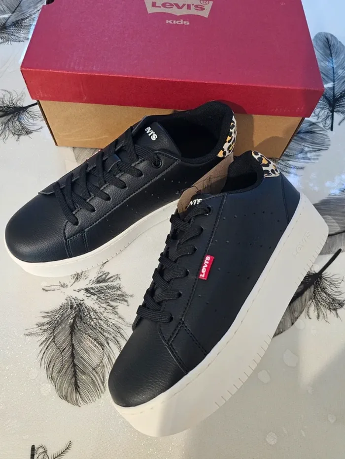 Magnifiques baskets fille, marque Levi's, noir léopard, pointure 37