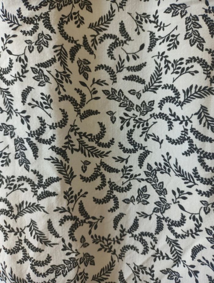 Haut Blanc Femme avec des Motifs Fleuris Noirs | Look Estival & Bohème 🌞🌷 - photo numéro 6