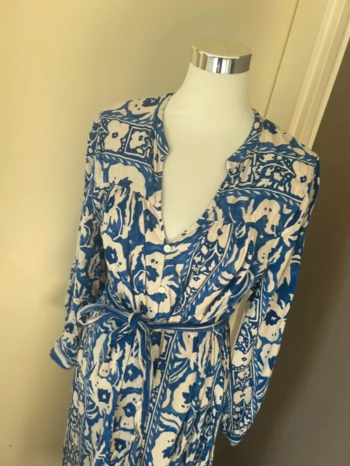 H&M, robe longue imprimée, bleu et blanc. Femme taille L/40. - photo numéro 2