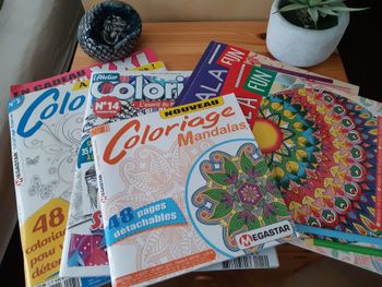 Lots magazines de coloriage