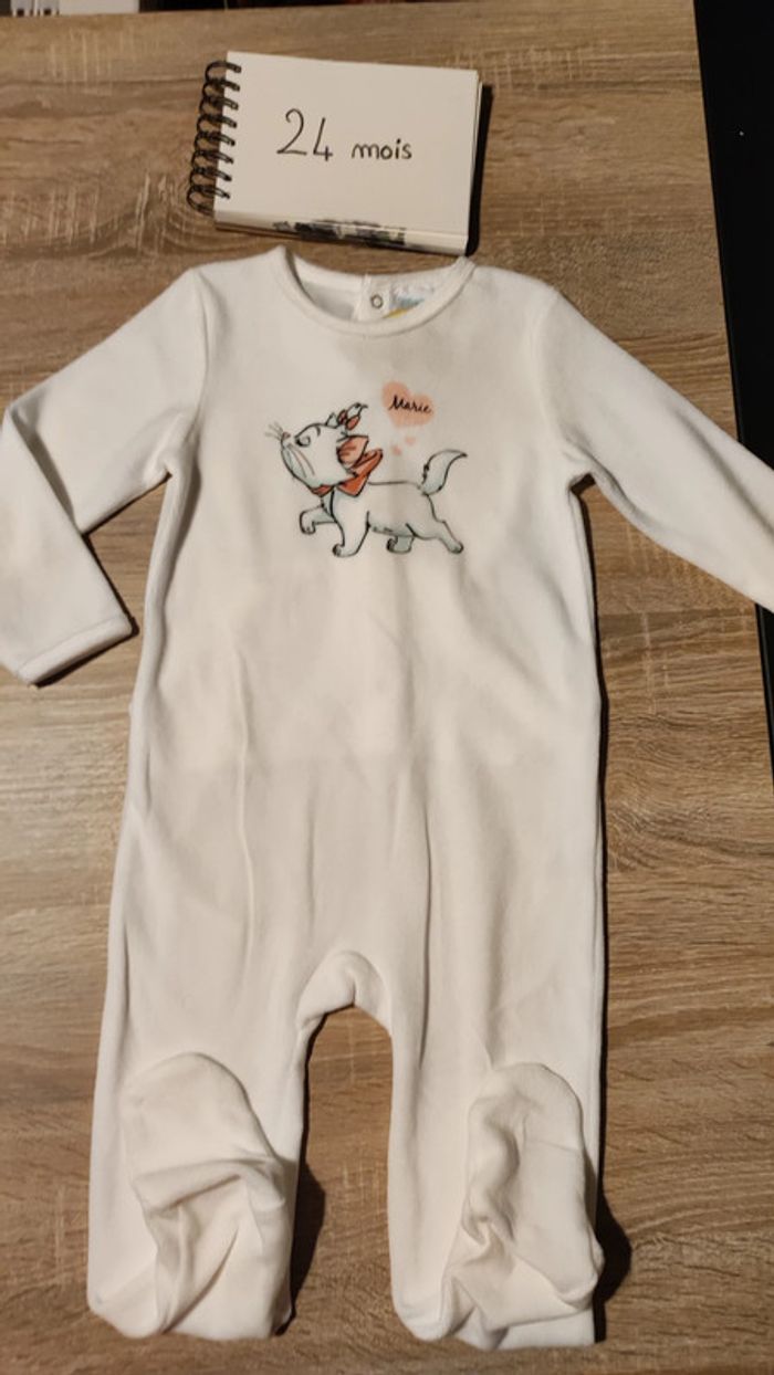 pyjama en velours tout doux taille 24 mois
